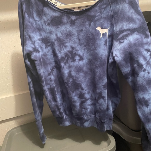 🐾3for$15🐾VS PINK Sweater - Picture 2 of 5